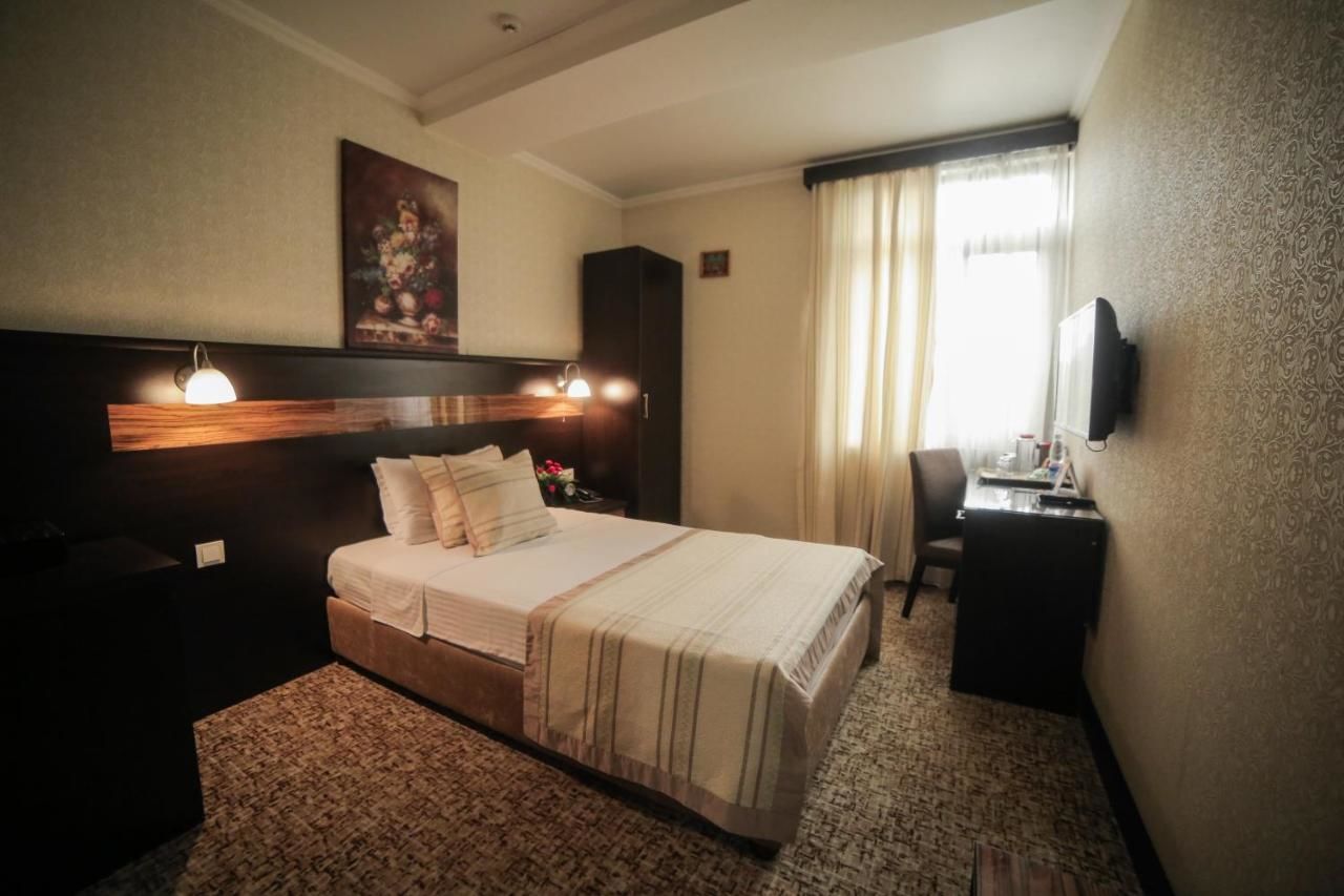Отель Onyx Hotel Bishkek Бишкек-28