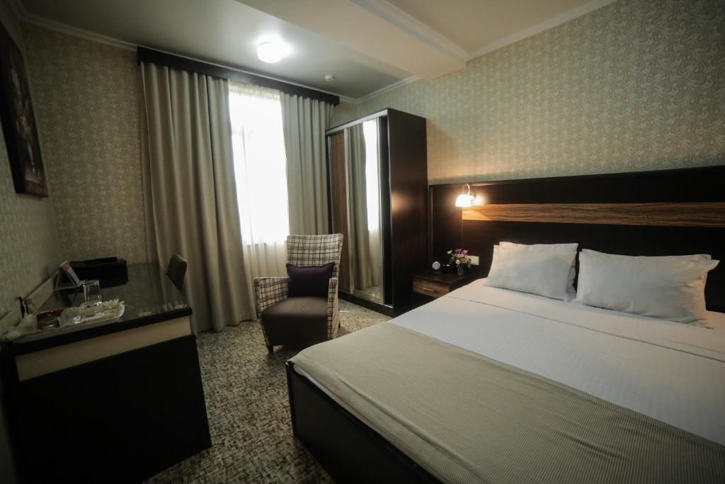 Отель Onyx Hotel Bishkek Бишкек